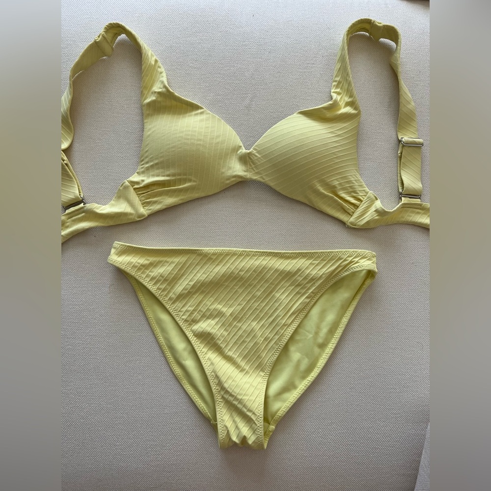 🔥 Yellow Two-Piece Bikini Set with pushup
